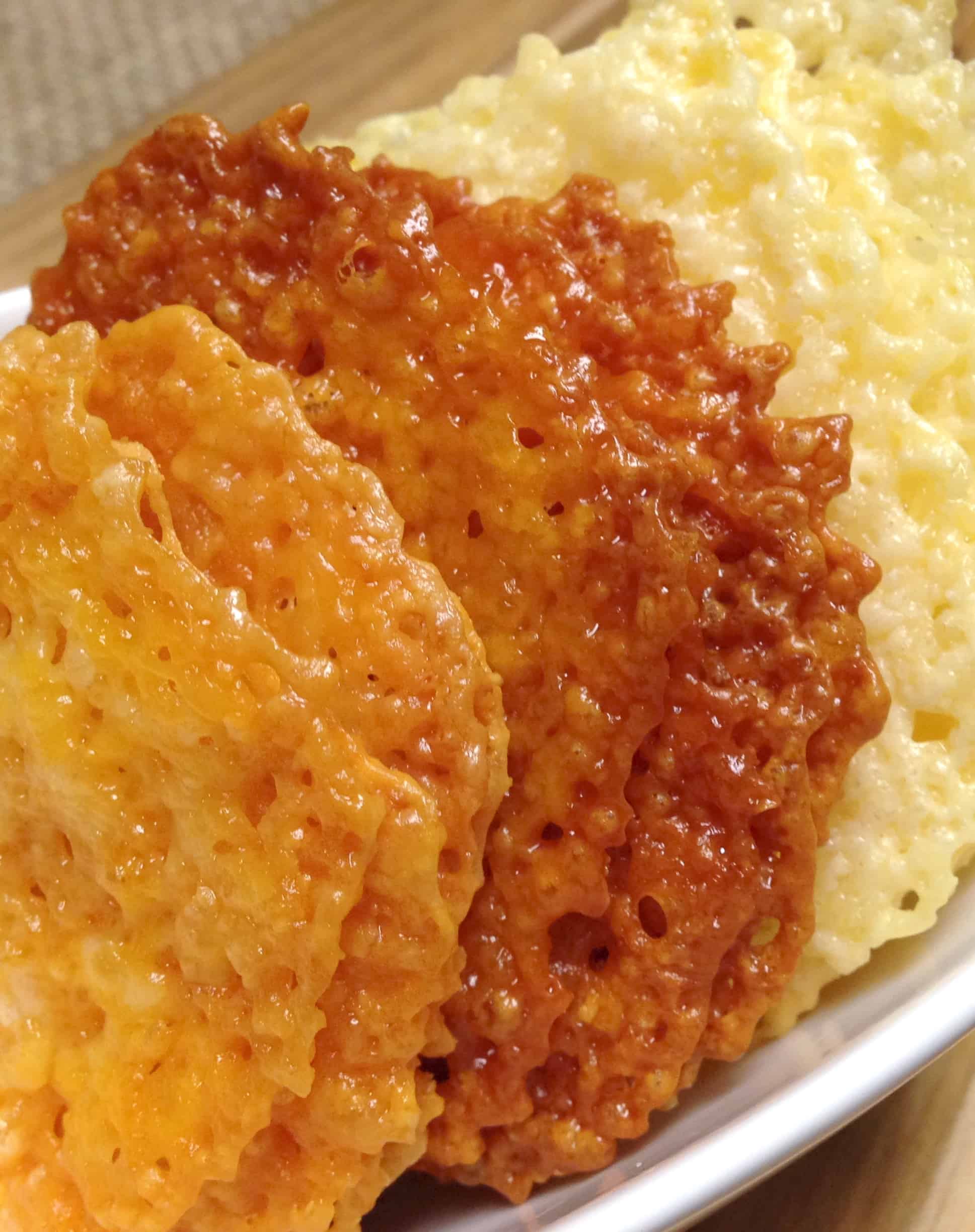 keto baked cheese crackers