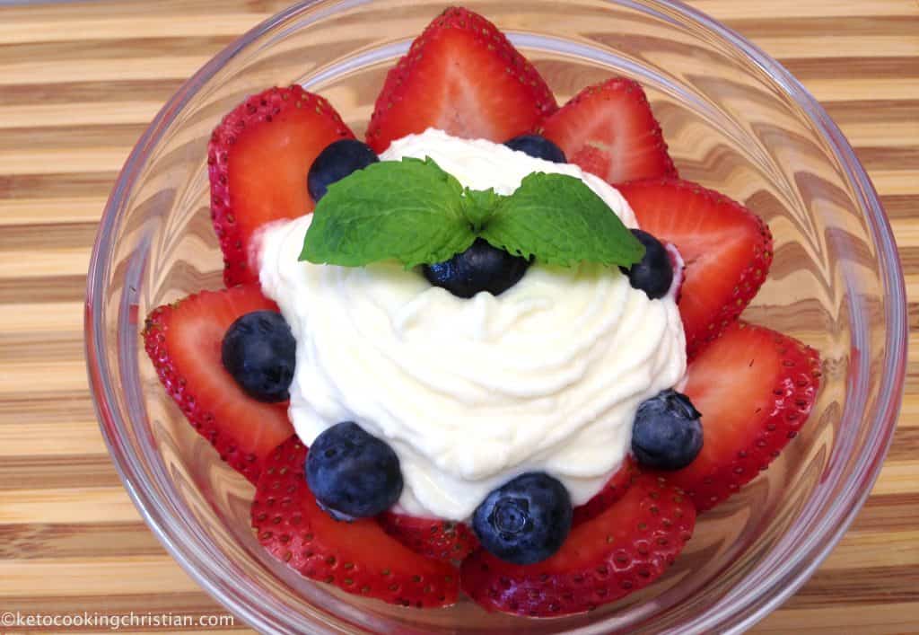 keto berries and cream