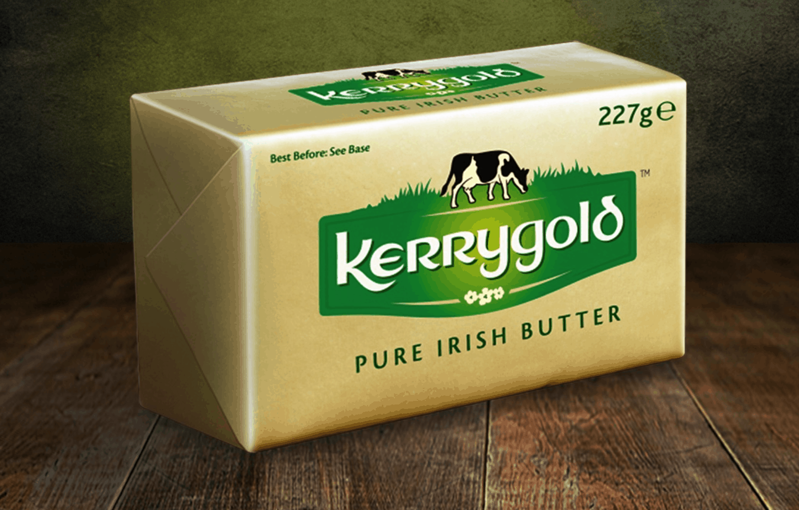 Масло по английски. Kerrygold Irish Butter. Сливочное масло Kerrygold. Ирландское масло. Ирландское сливочное масло.