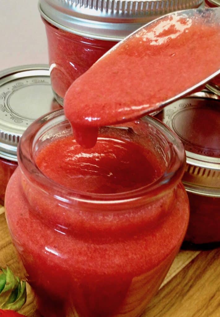 Homemade Keto Strawberry Sauce - Keto Cooking Christian