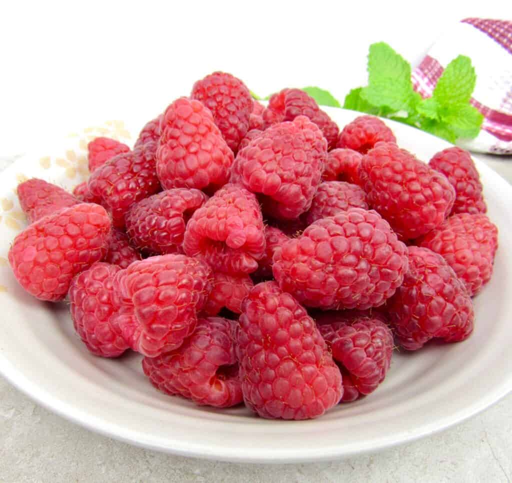 bowl of fresh raspberries
