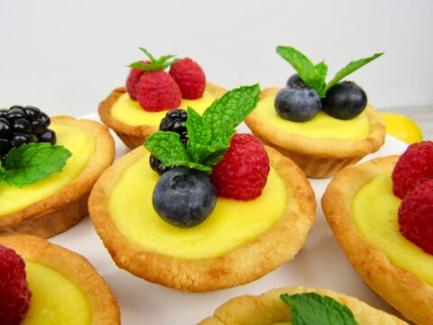 Mini Keto Lemon Curd Tarts (Gluten Free) - Keto Cooking Christian