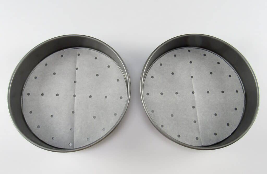 2 round cake pans with liners