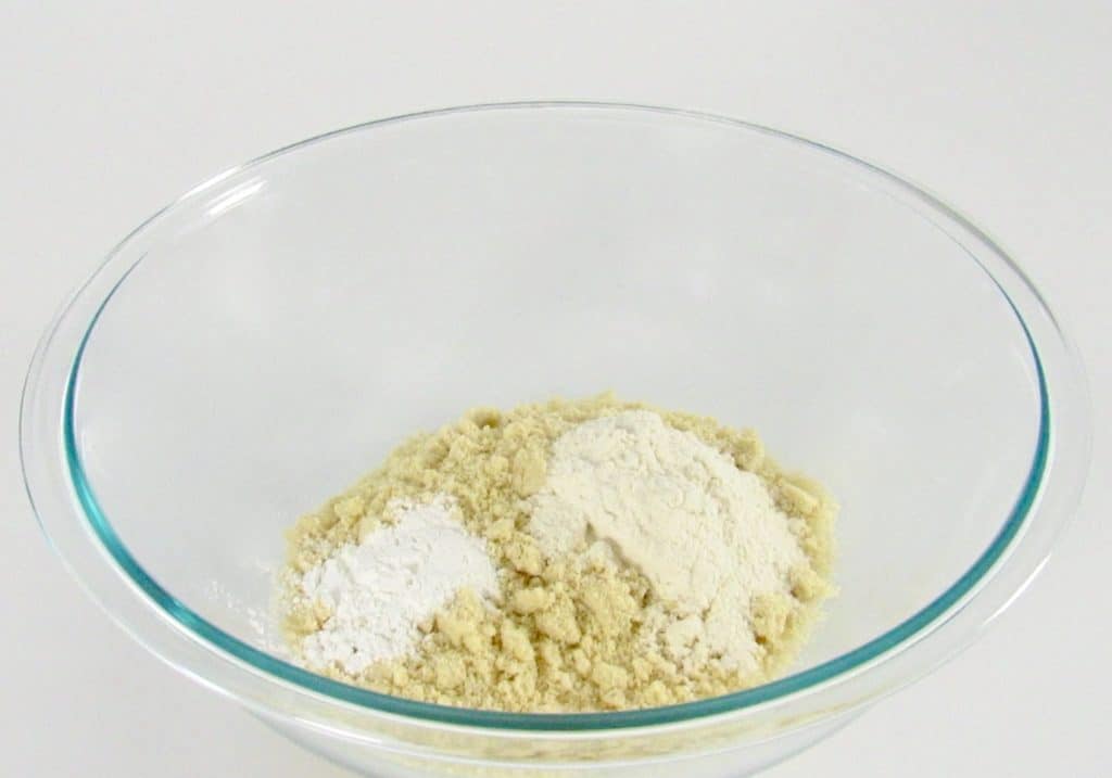 keto pound cake dry ingredients in glass bowl