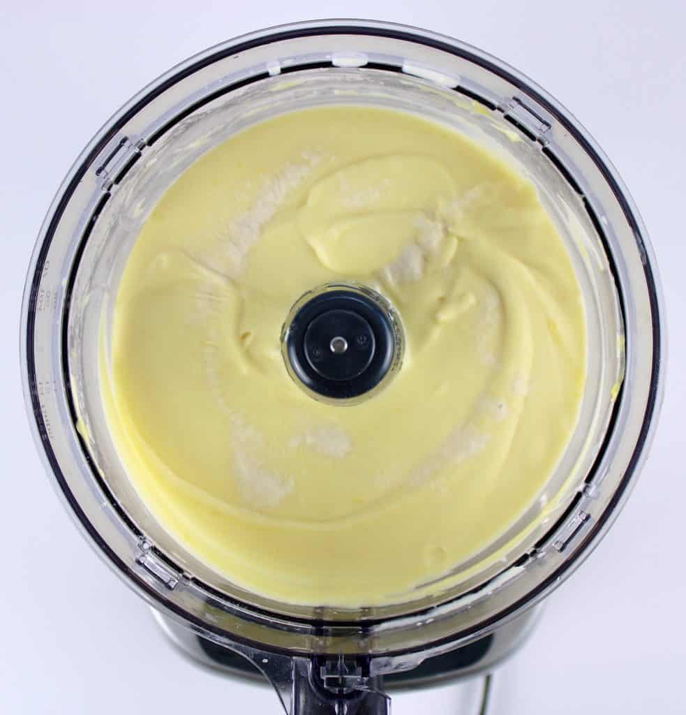 lemon ice cream mixture with xanthan gum on top