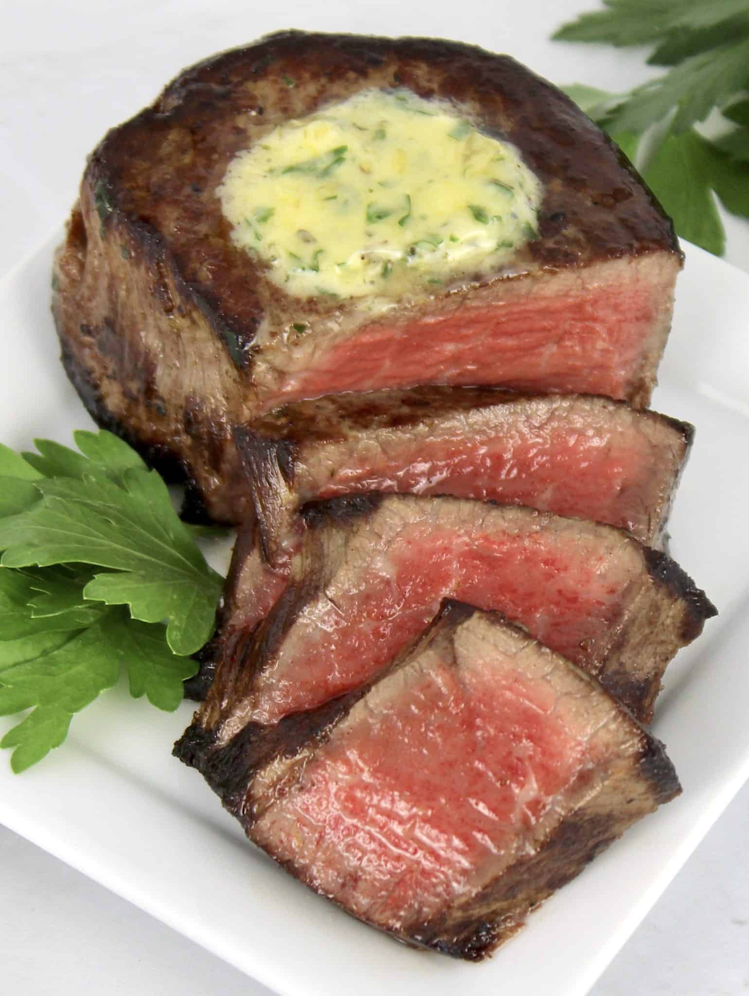 homemade-cast-iron-pan-seared-filet-mignon-with-garlic-mashed