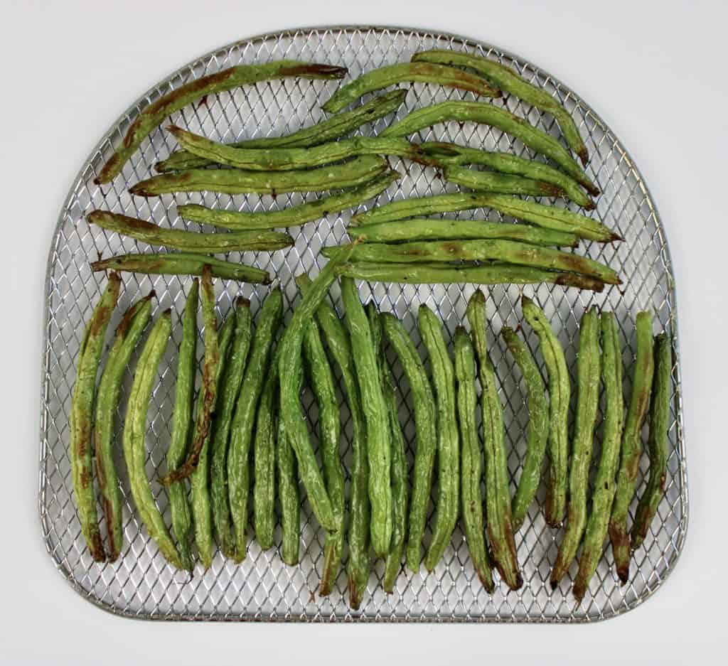 roasted green beans on air fryer rack