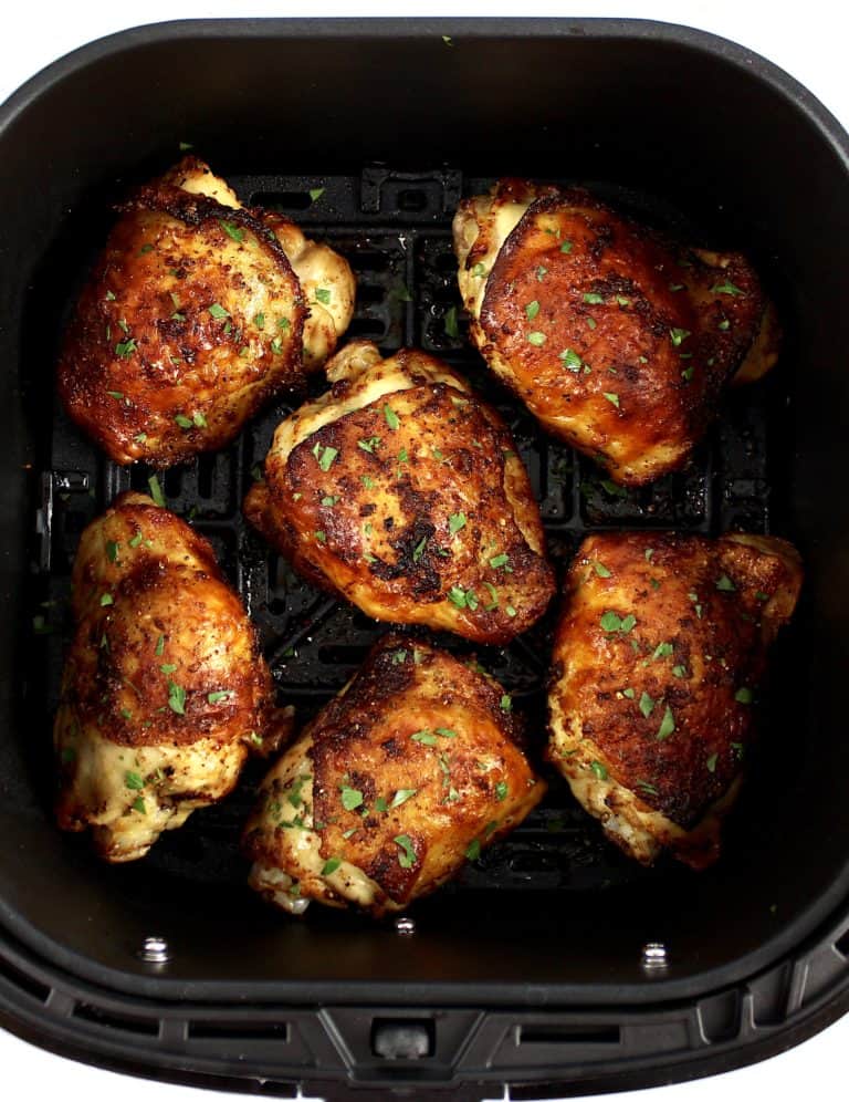 6 chicken thighs in air fryer basket