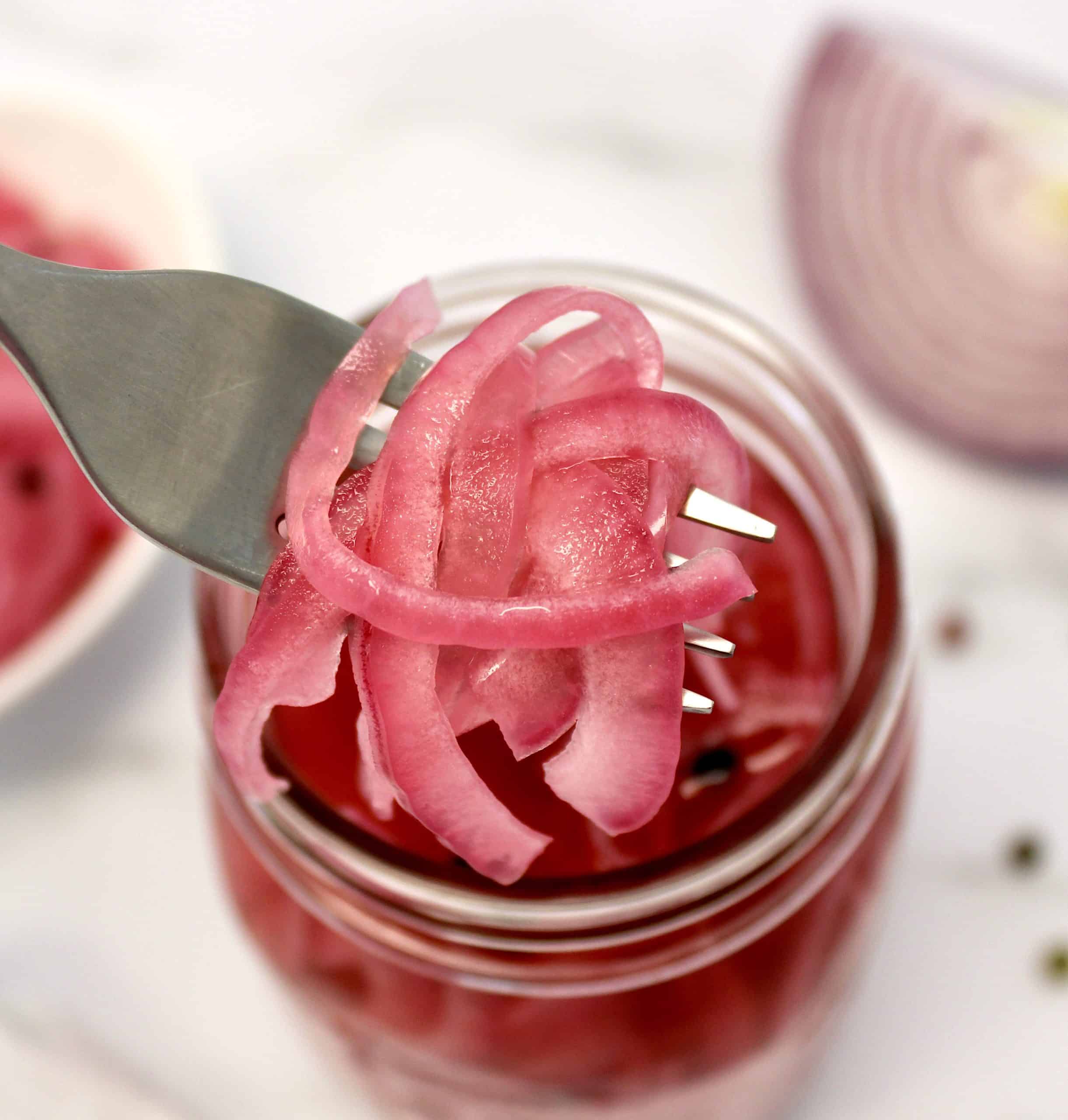 Pickled Red Onions: 6 Easy Steps - I'd Rather Be A Chef