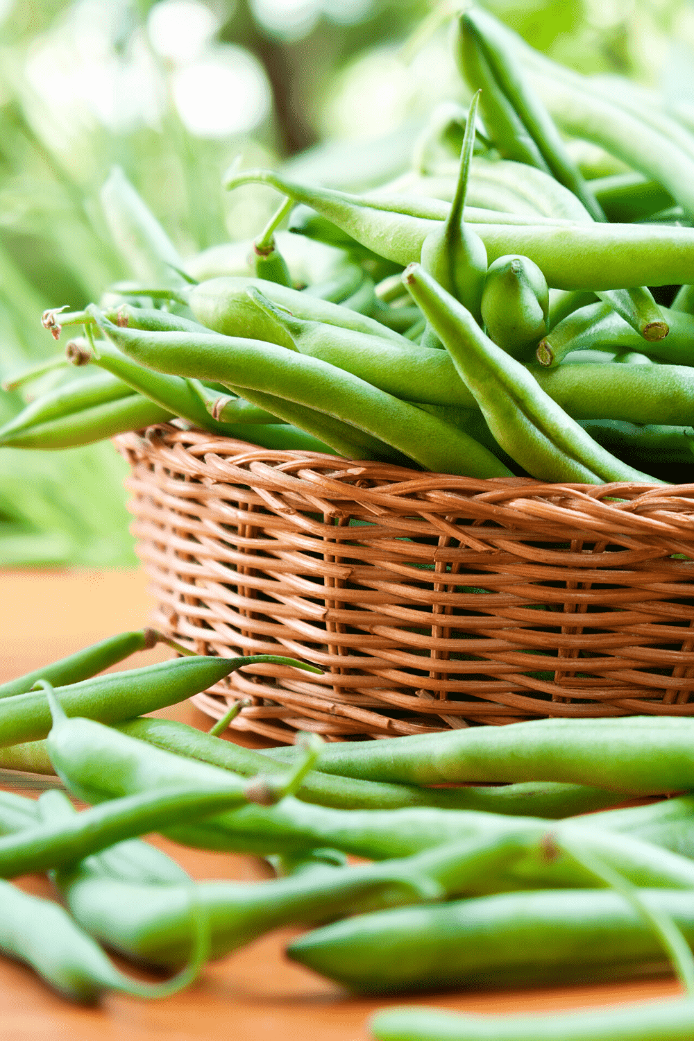 green beans in wicker basket