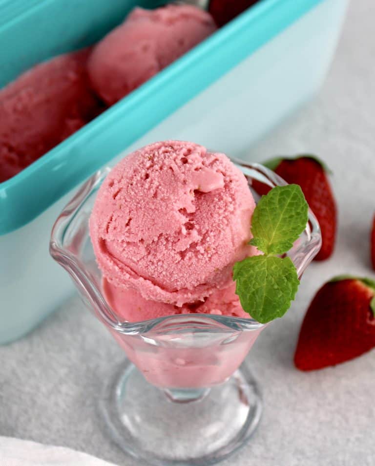 Keto Strawberry Frozen Yogurt - Keto Cooking Christian