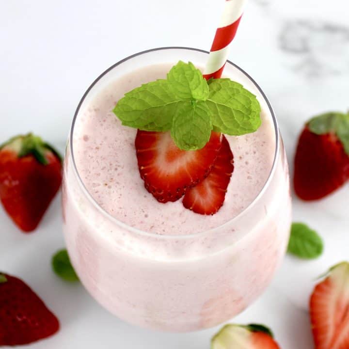 Keto Strawberry Cheesecake Smoothie - Keto Cooking Christian