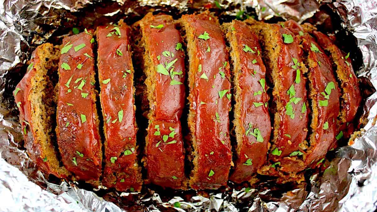 Slow Cooker Meatloaf i foil sliced