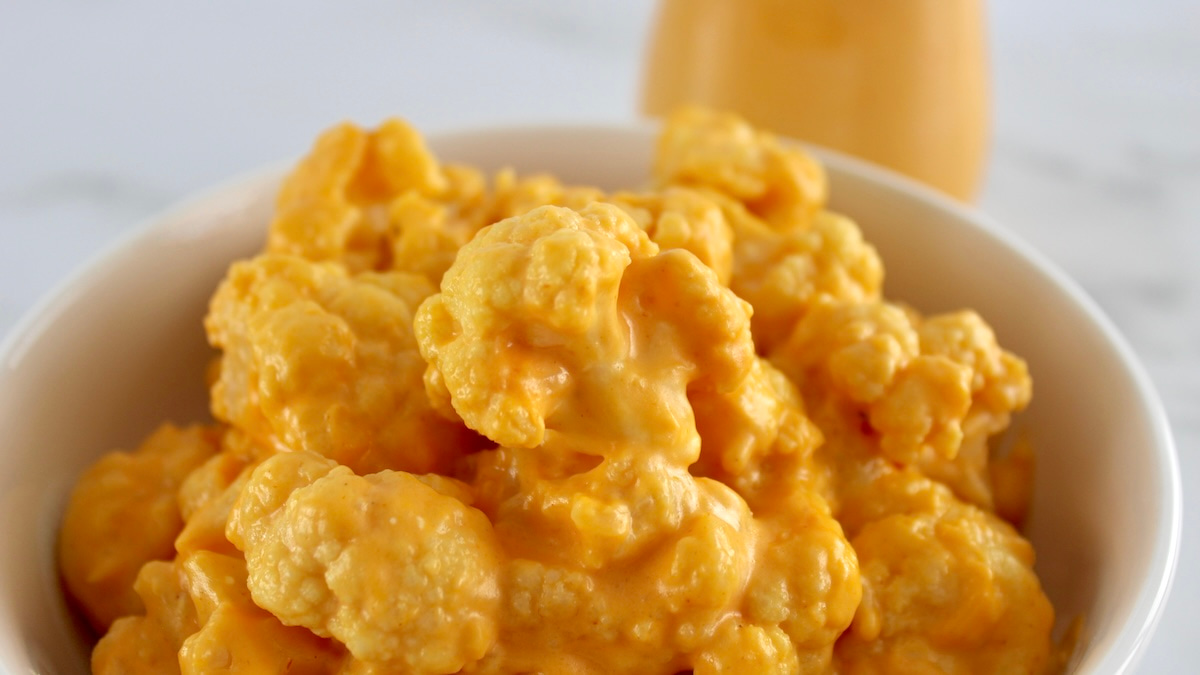 Buffalo Cauliflower Mac and Cheese in white bowl 