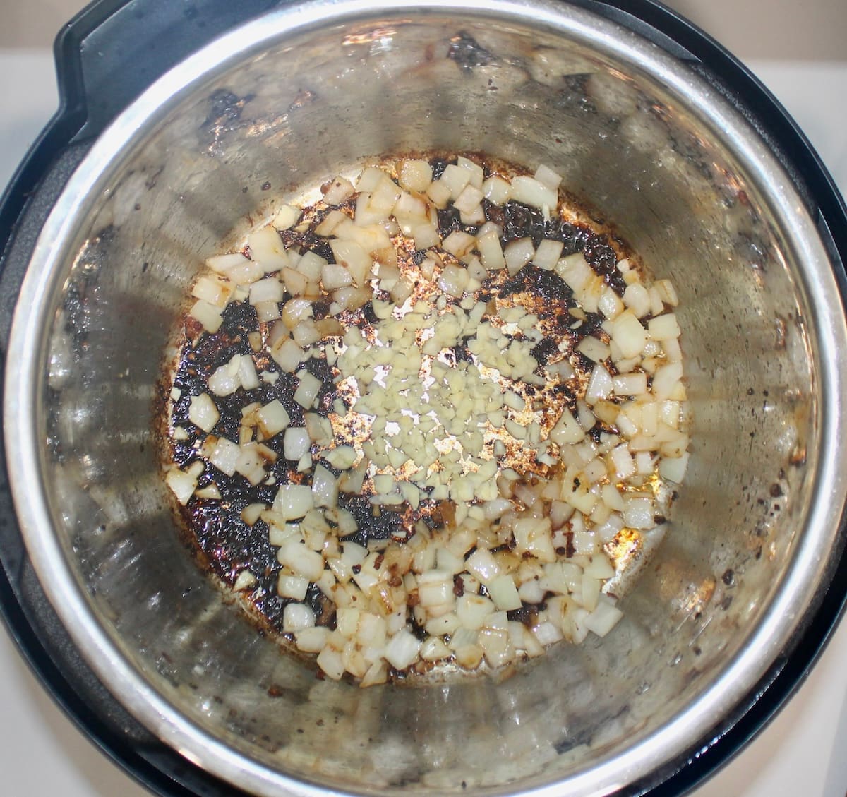 minced onion and garlic in instant pot